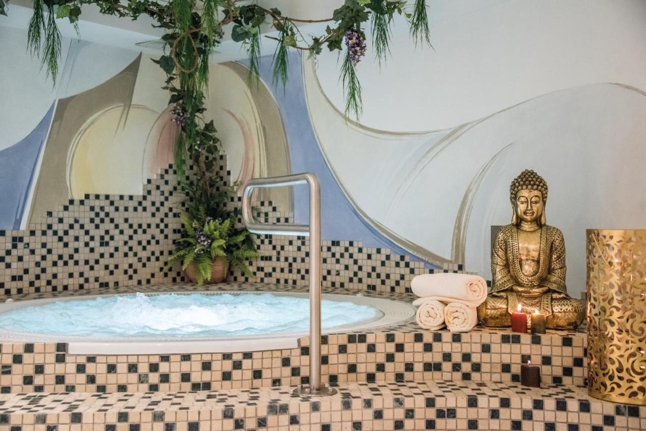 Apparthotel Feldhof - Living And Bistro Nova Ponente Ngoại thất bức ảnh
