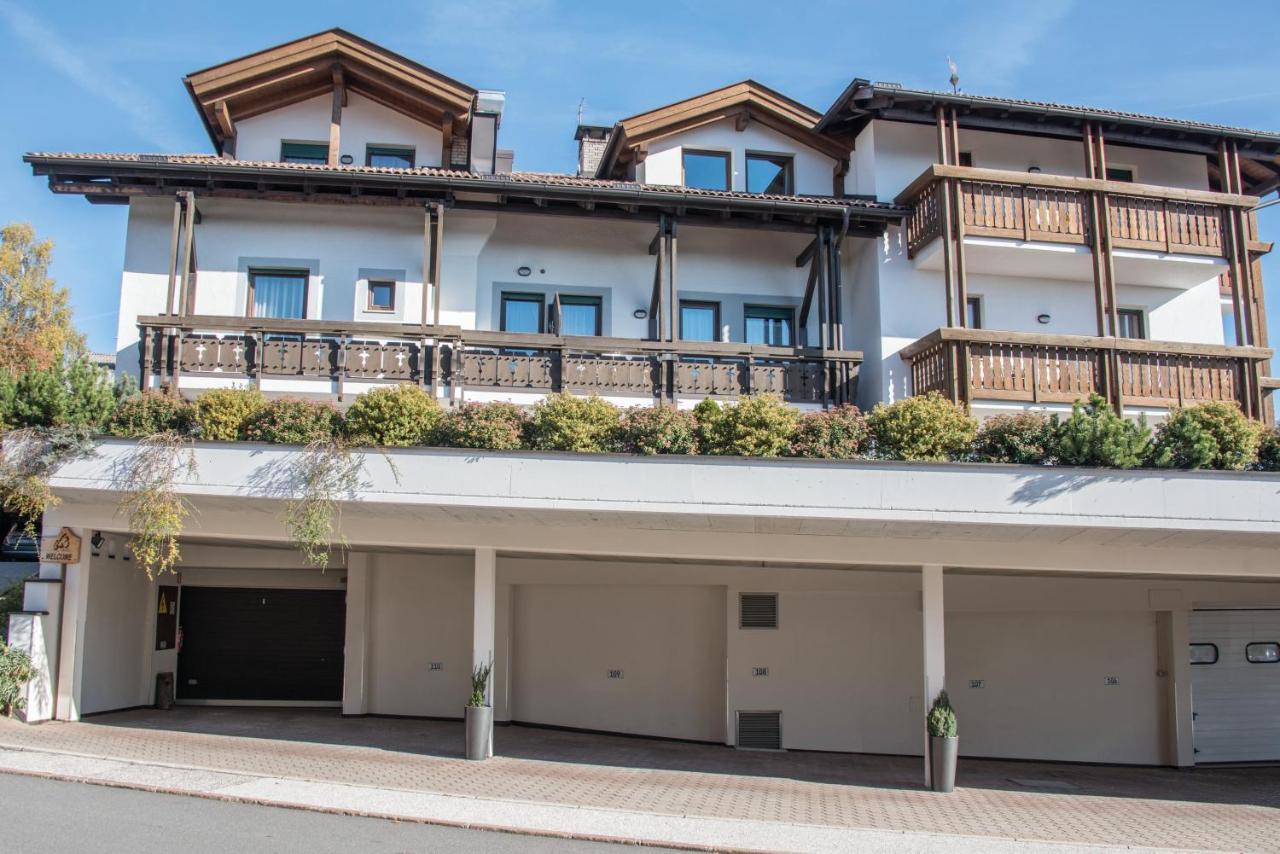 Apparthotel Feldhof - Living And Bistro Nova Ponente Ngoại thất bức ảnh